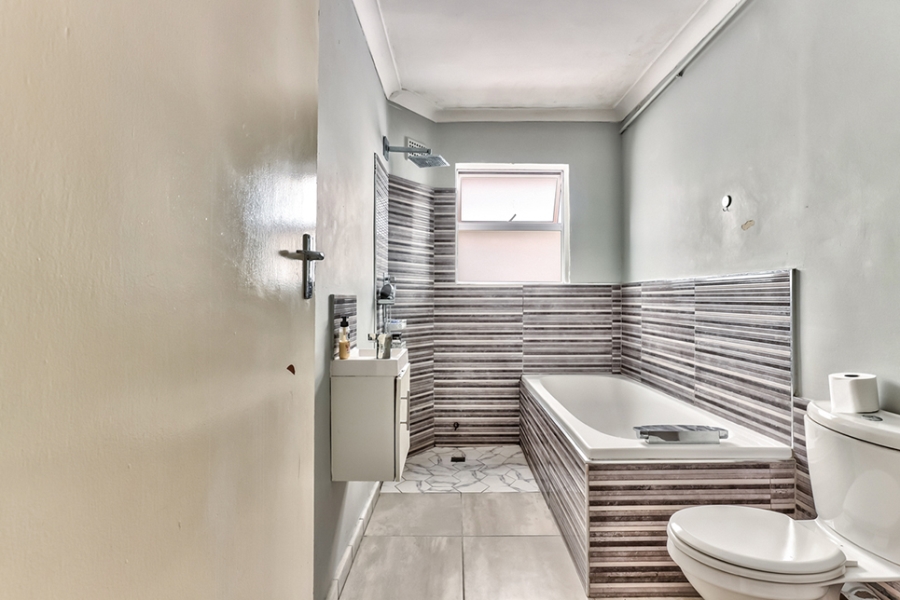 3 Bedroom Property for Sale in Wynberg Upper Western Cape